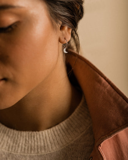 Pendant Moon Ear Ring -NT