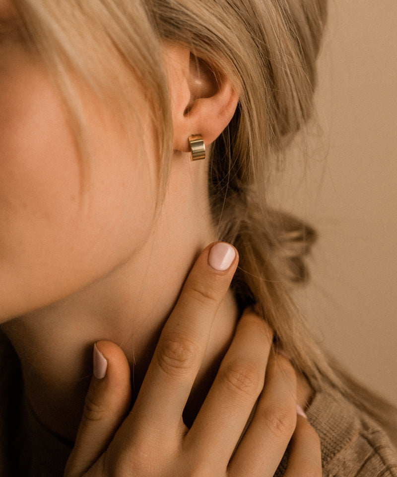 Pendant Plain Grand Curved Earring 10 mm -GT