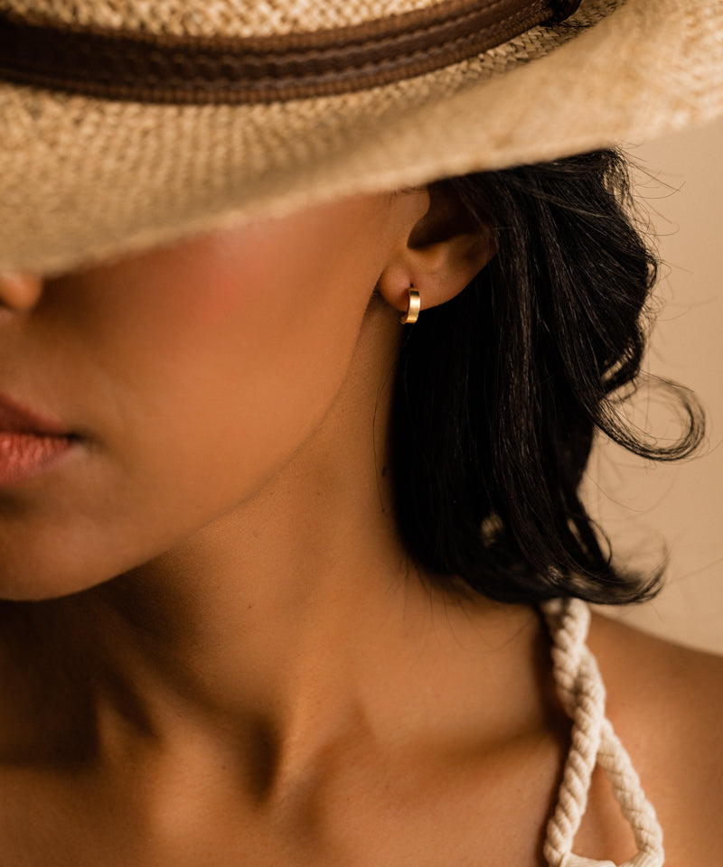 Pendant Plain Curved Earring 10 mm -GT