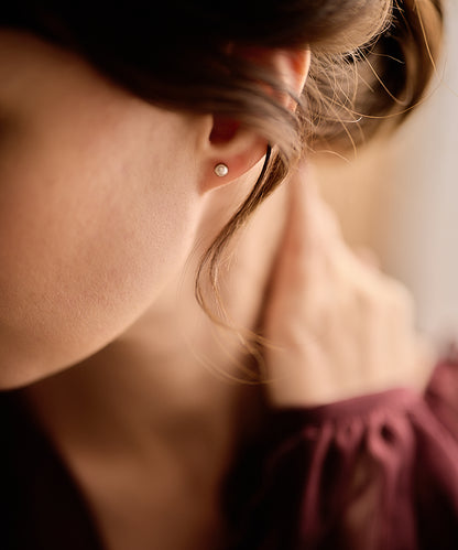 Bezel Pearl Earring -GT