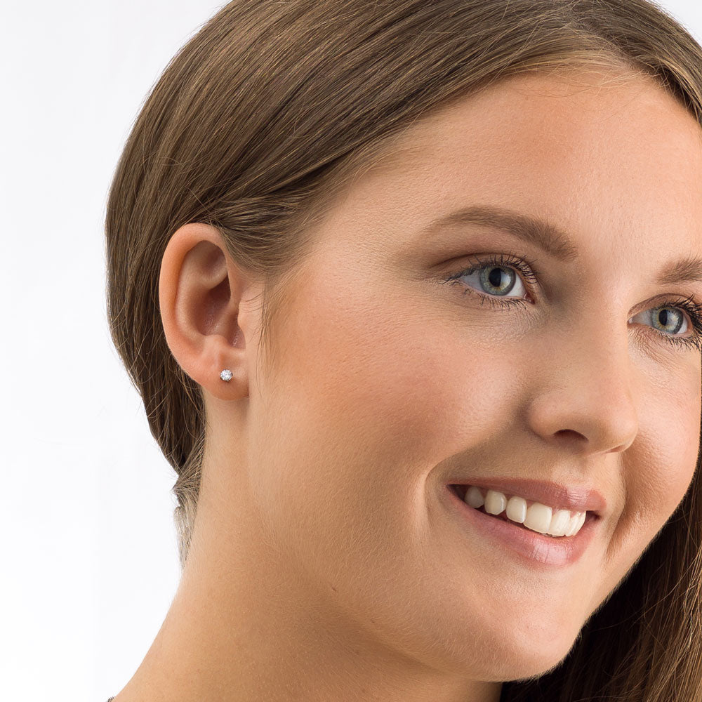 Tiffany Earring 4 mm -ST